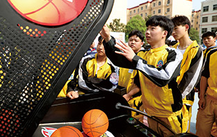 鄭州汽修學(xué)校_街頭籃球